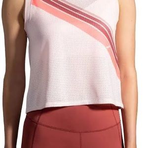 Brooks Further Tank NWT Size Medium